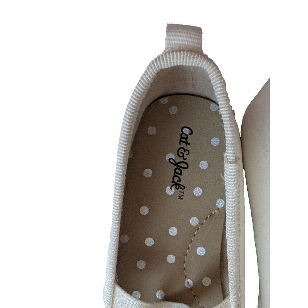 Cat & Jack Toddler Girls White Slip-On Shoes Size 6 NWOT